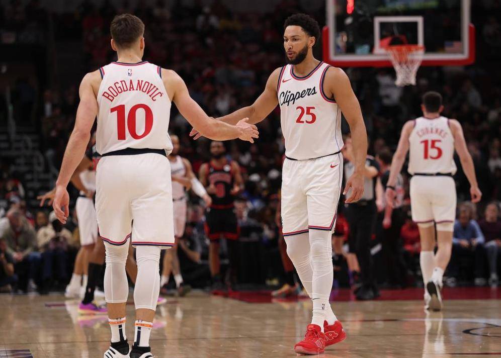 塞尔维亚队带队取胜！，哈登重要时刻爆冷全场沸腾不已的简单介绍